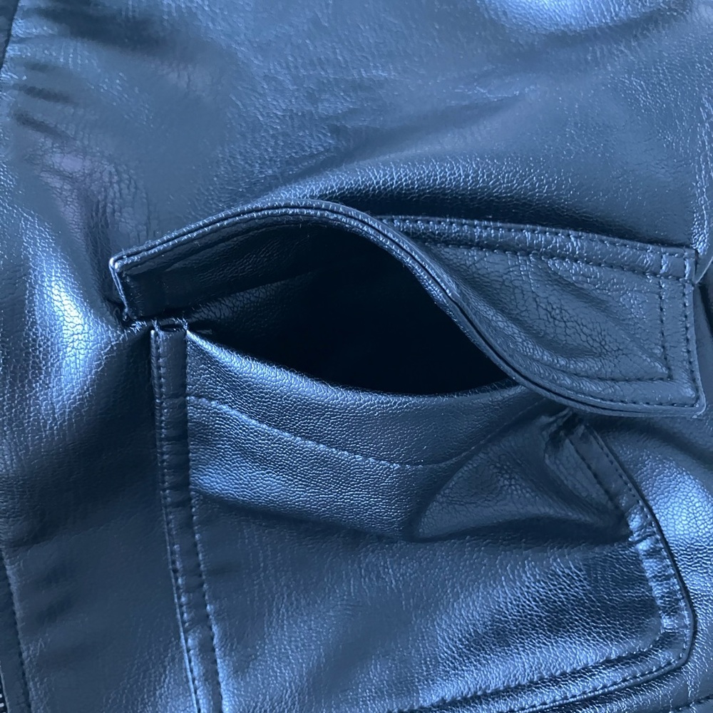 BB DAKOTA Steve Madden Black Faux Leather Puff Sleeve Bomber Jacket Size L - Picture 10 of 11